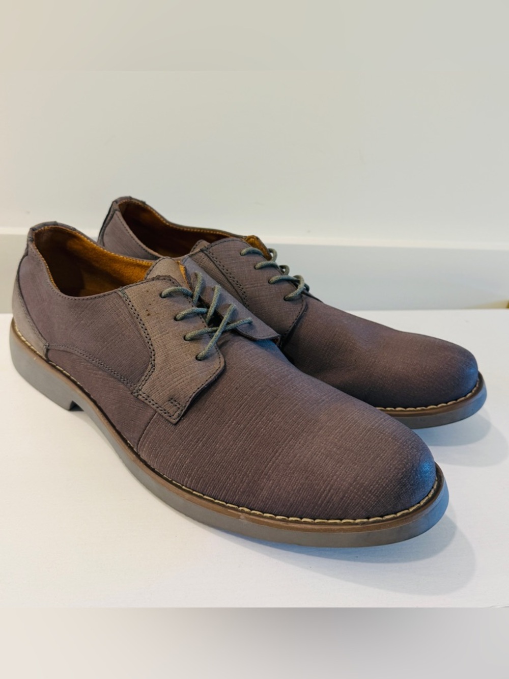 Steve Madden Taupe Gray Derby Lace-Up Shoes Size 11 NWT